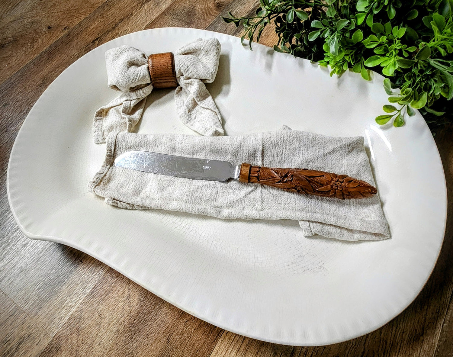 Chippy White Farmhouse Décor
